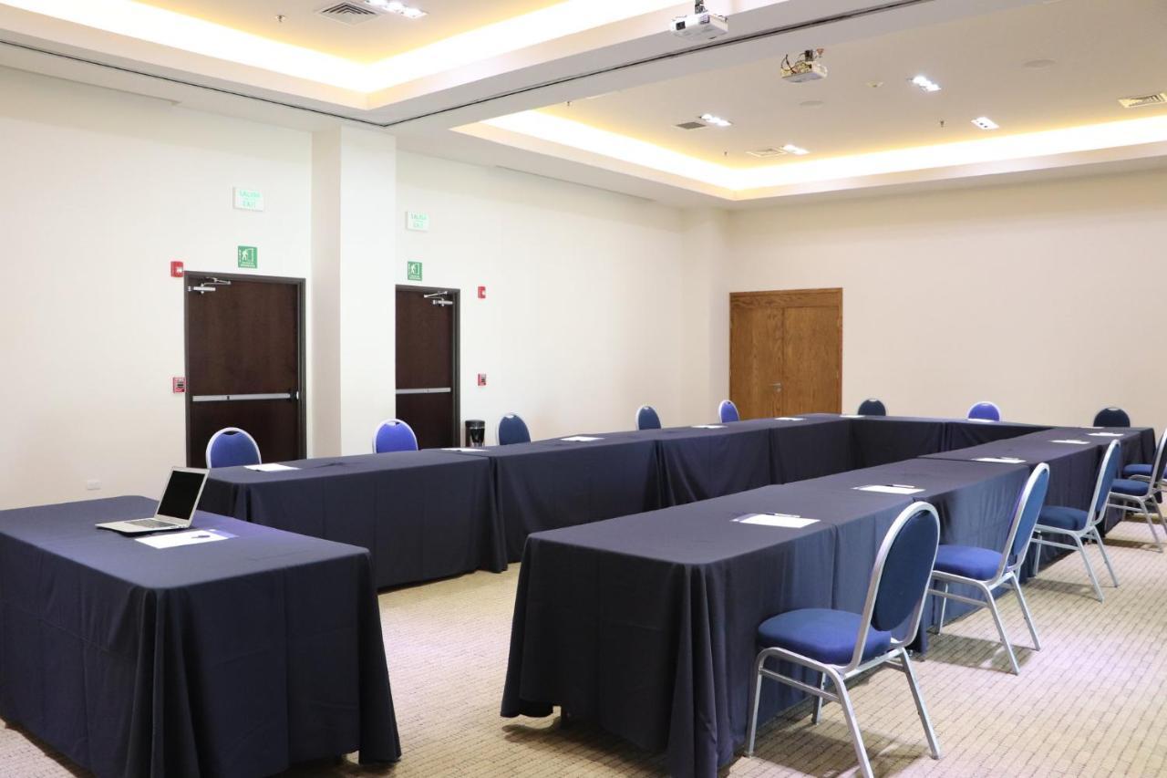 Holiday Inn Express Guaymas By Ihg Bagian luar foto Meeting room