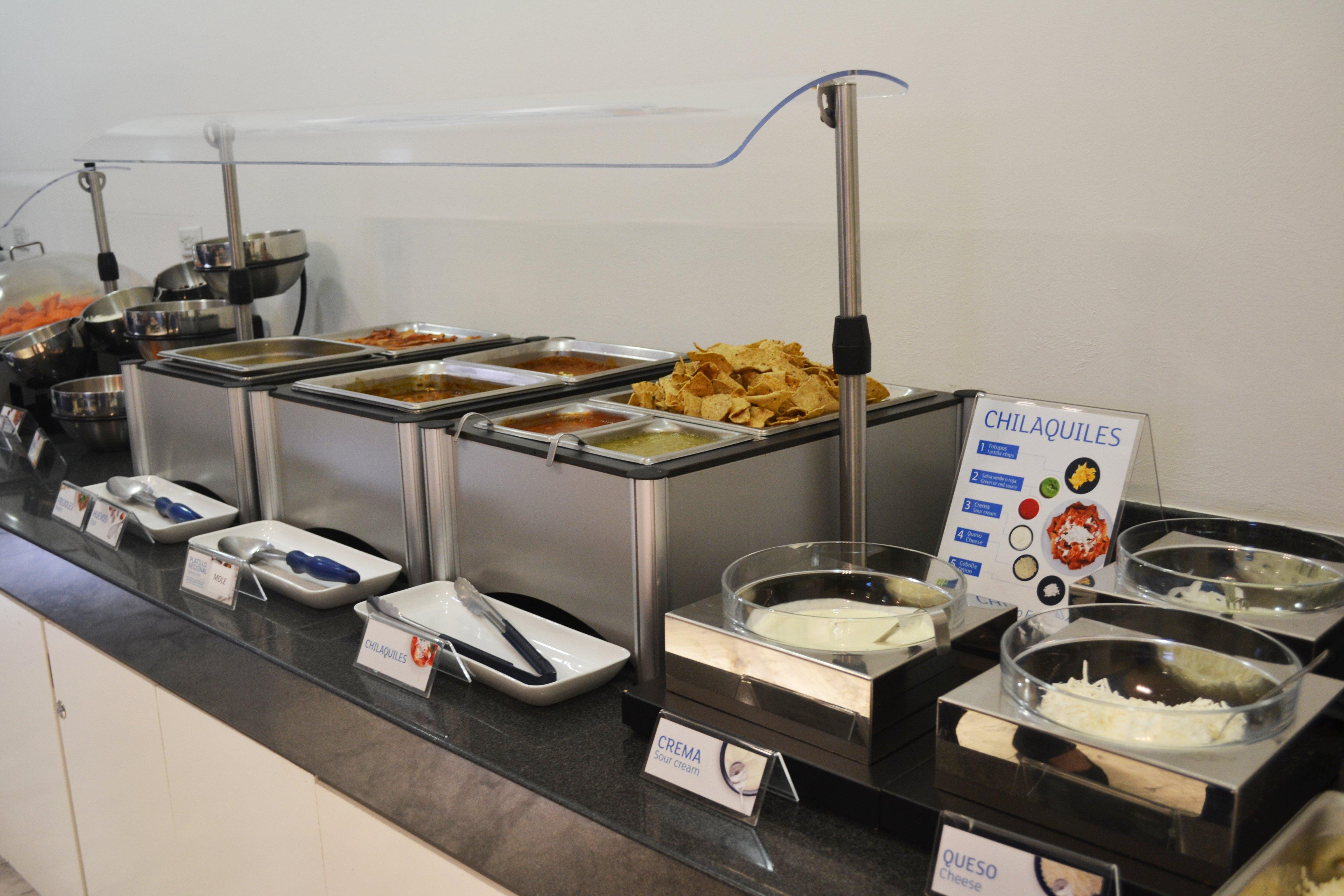 Holiday Inn Express Guaymas By Ihg Bagian luar foto A chafing dish with a pump