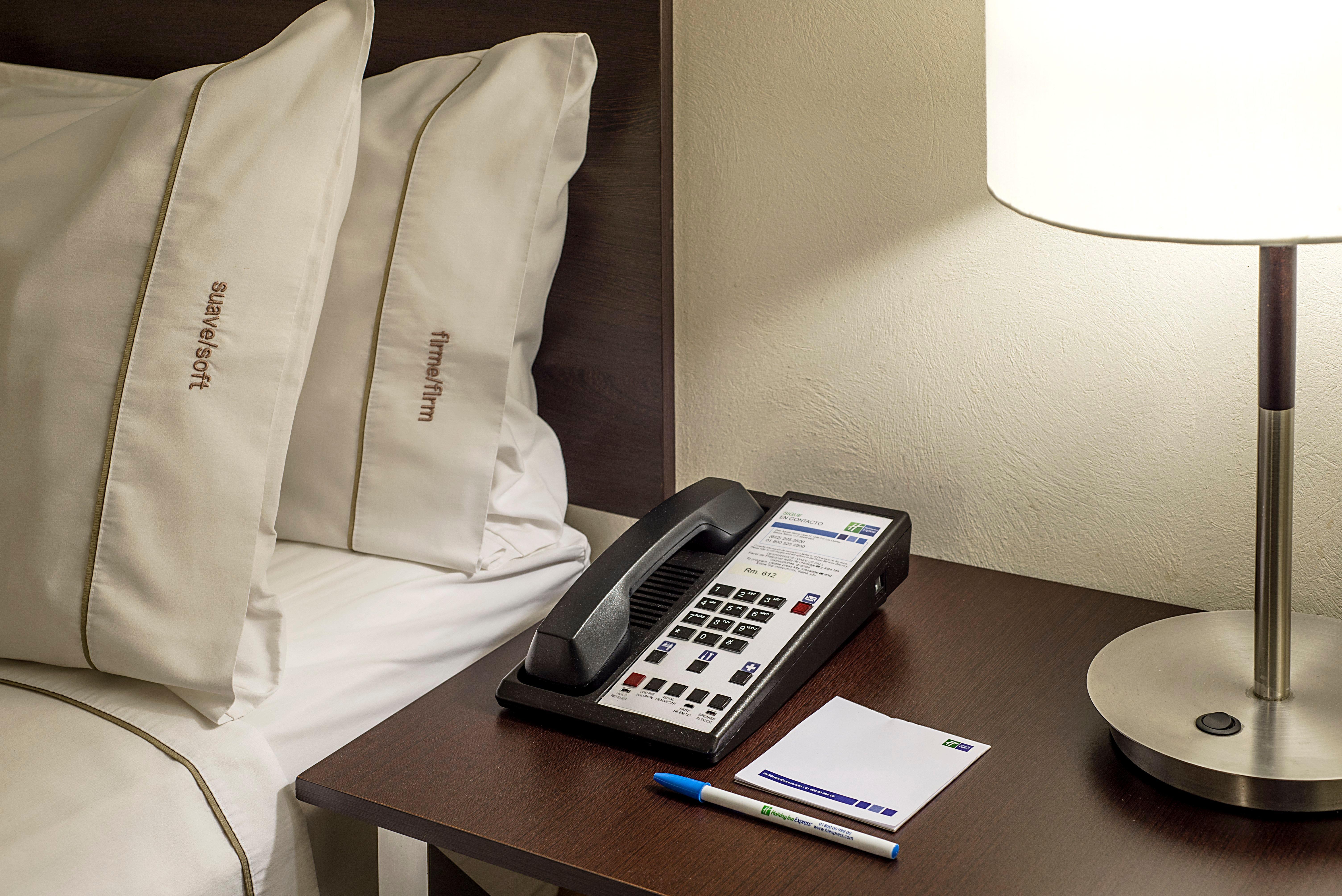Holiday Inn Express Guaymas By Ihg Bagian luar foto A telephone in a hotel room